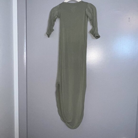 Baby Noah Newborn Baby Bamboo Knotted Gown Army Green Size 0-3 Months - Picture 3 of 4